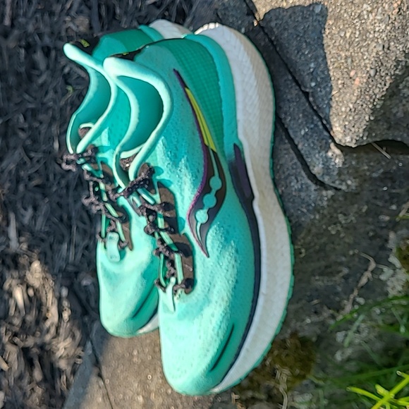 Saucony Triumph 19 W size 7 - Picture 4 of 14